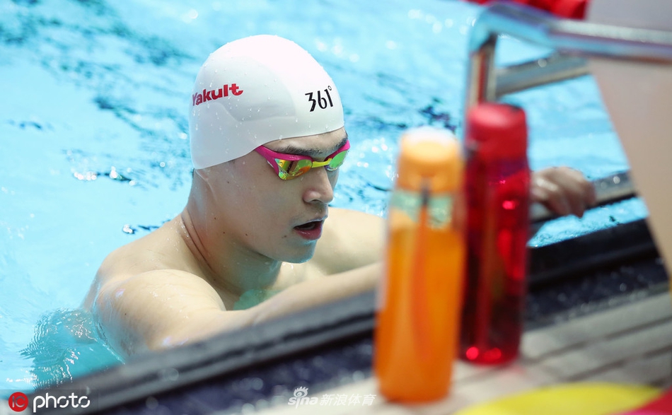 孙杨训练备战世锦赛
