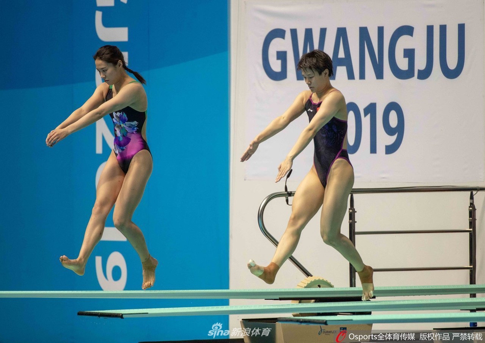 中国跳水队备战游泳世锦赛