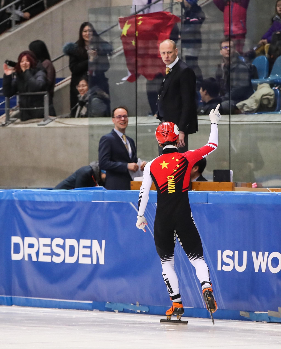 短道速滑世界杯 任子威获男子1500米冠军