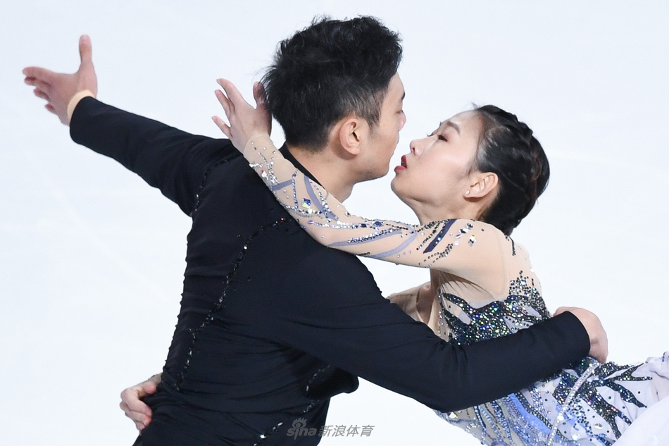 花滑中国杯彭程/金杨双人滑夺冠