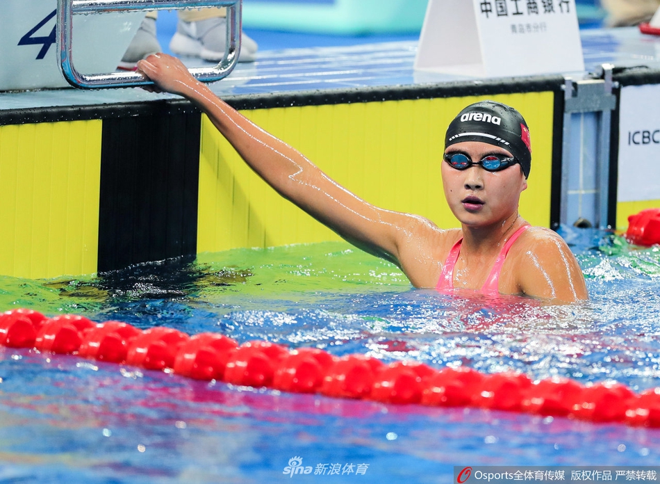 冠军赛王简嘉禾打破女子800米自由泳亚洲纪录