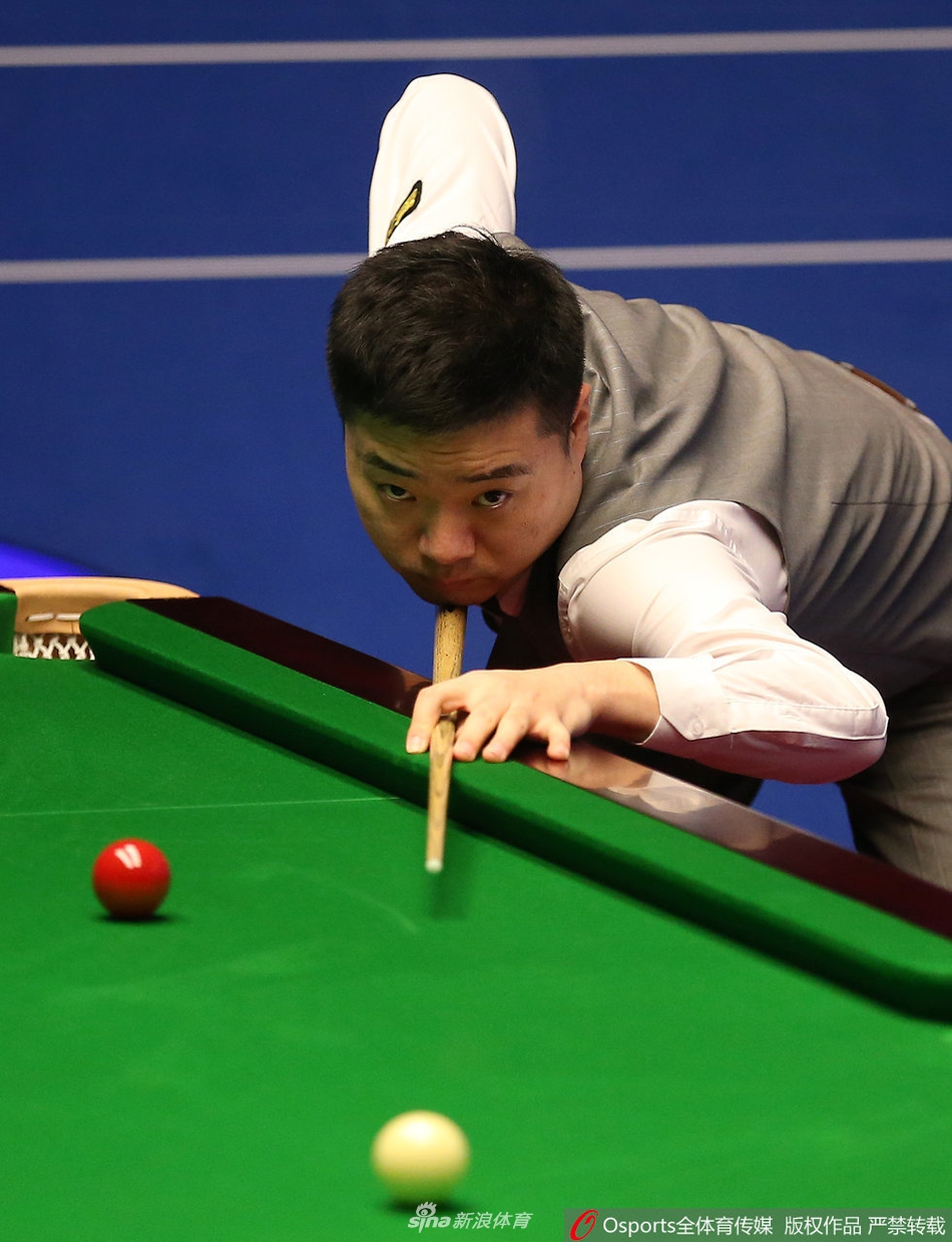 斯诺克世锦赛第1轮：丁俊晖vs麦克吉尔