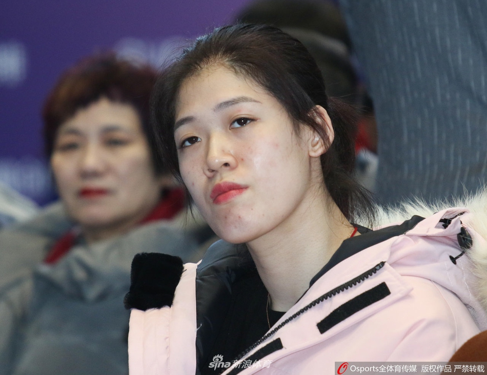 天津女排王宝泉姚迪李盈莹出席活动