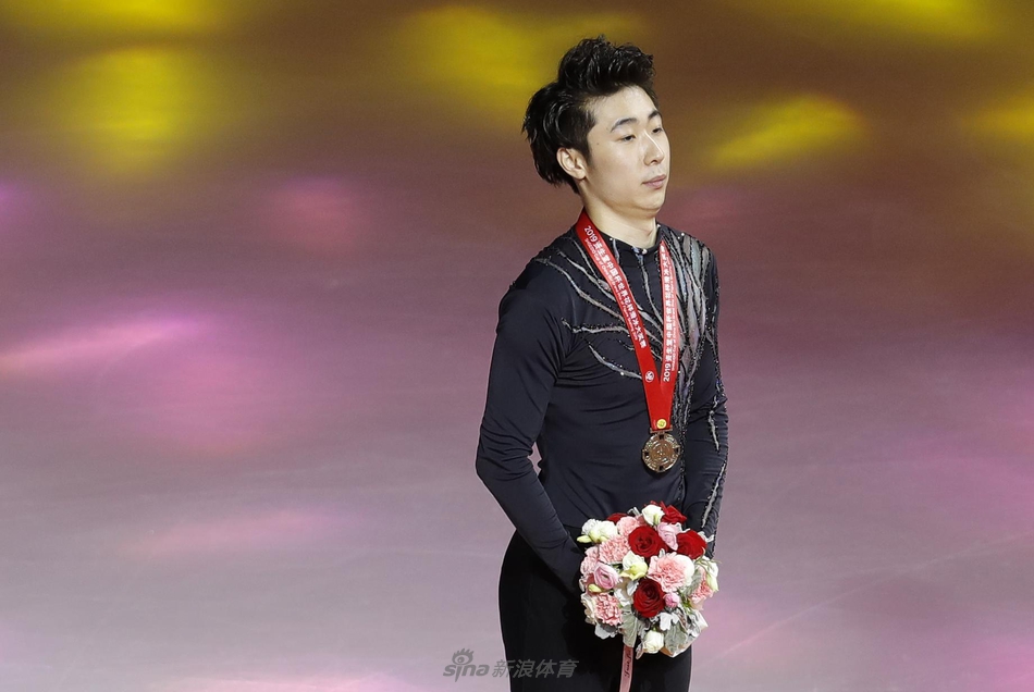 新浪直击花滑中国杯男单颁奖仪式