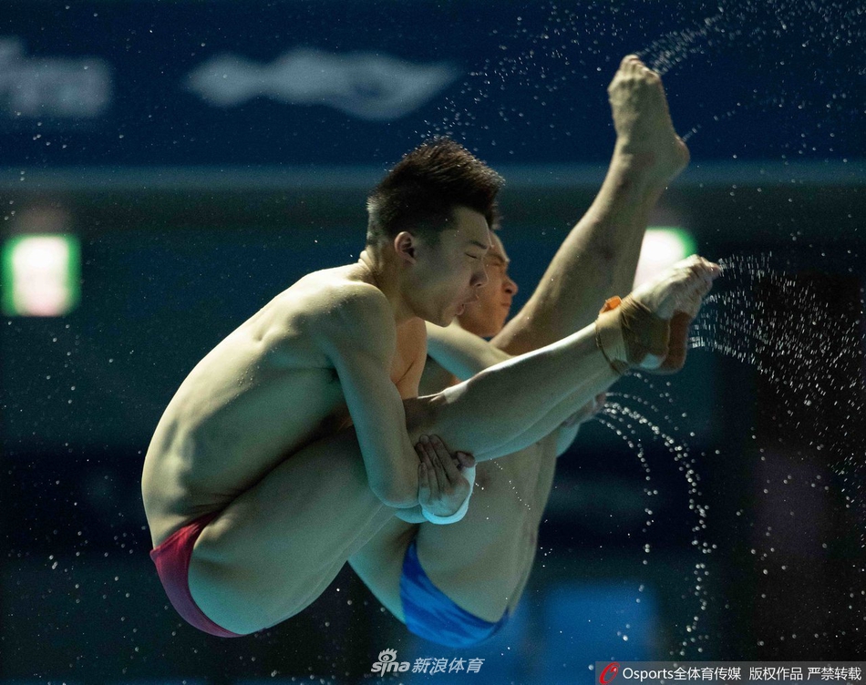 中国跳水队备战游泳世锦赛