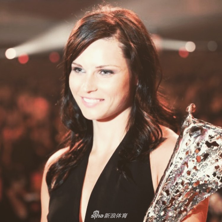 奥地利滑雪公主维斯退役