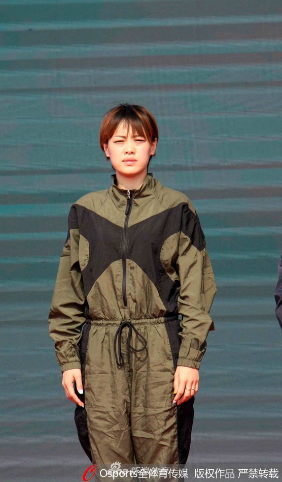 许海峰与刘翔妻子亮相汽车露营大会