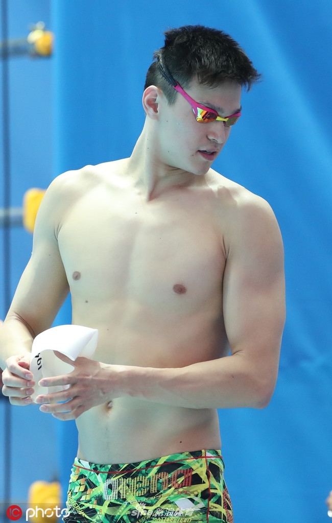 孙杨训练备战世锦赛