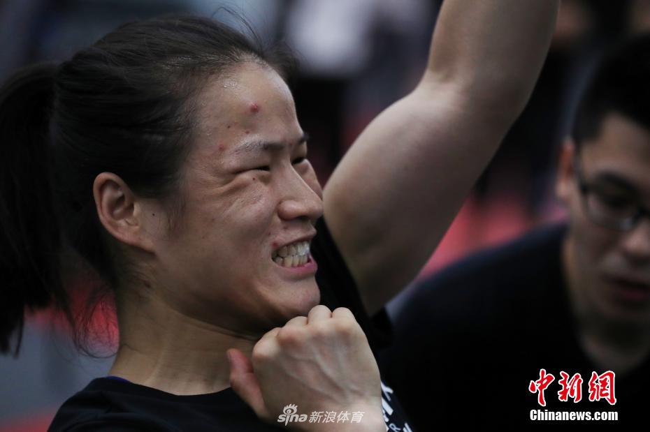 张伟丽回国后举行首场媒体公开训练