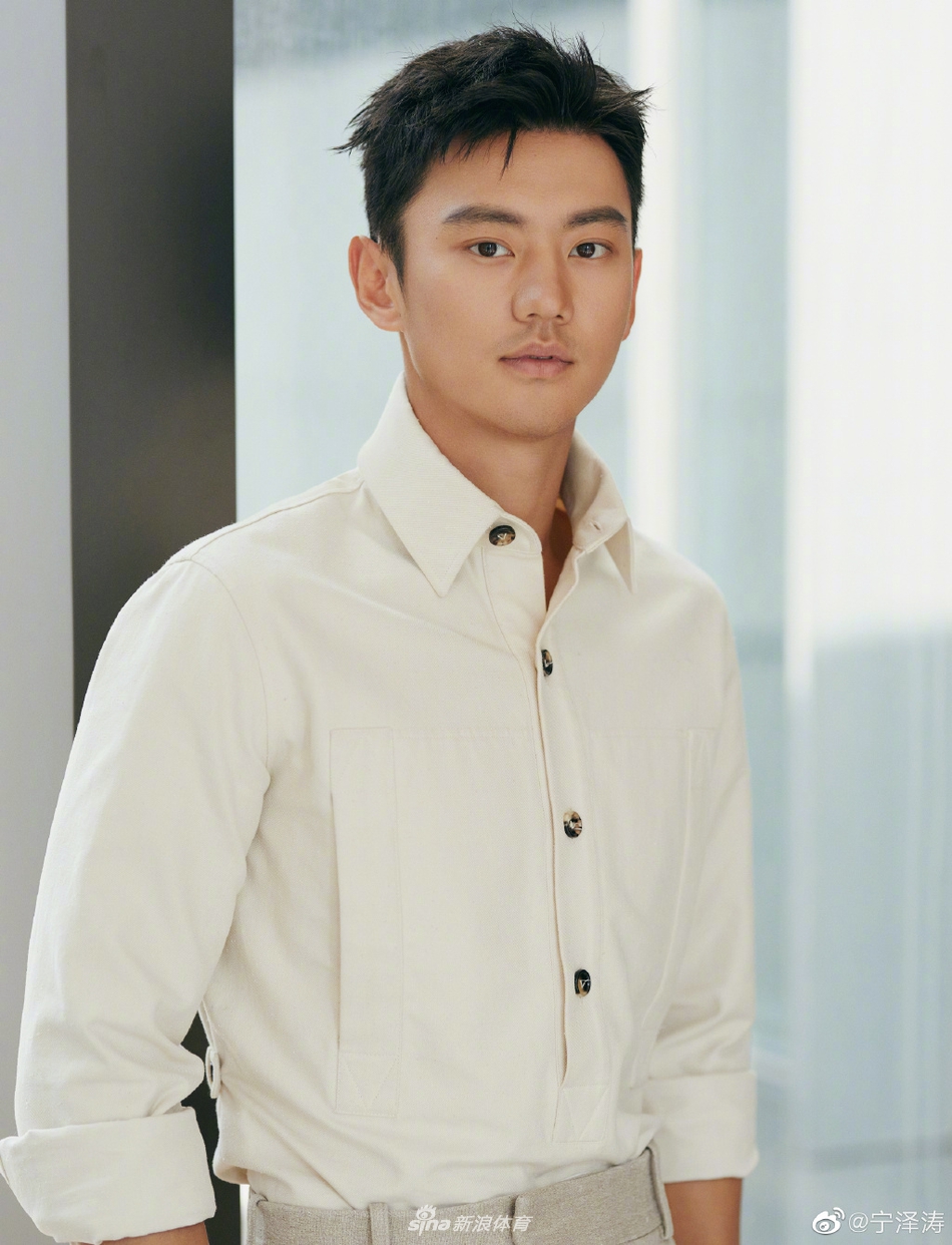 宁泽涛时尚写真：准备开启假期模式