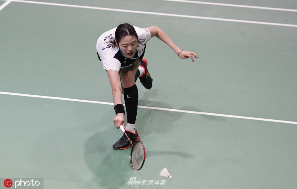 韩羽赛女单第2轮：陈雨菲2-0金效F