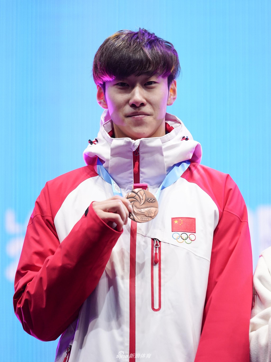 冬青奥会短道速滑张添翼获男子500米铜牌