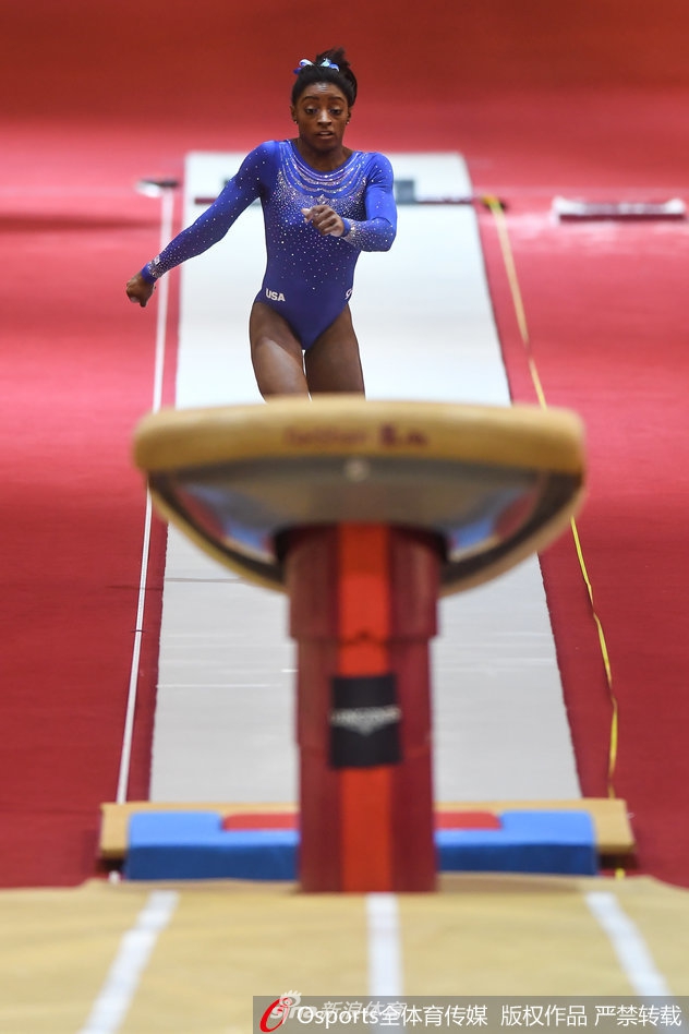 体操世锦赛拜尔斯领衔美国女团登场