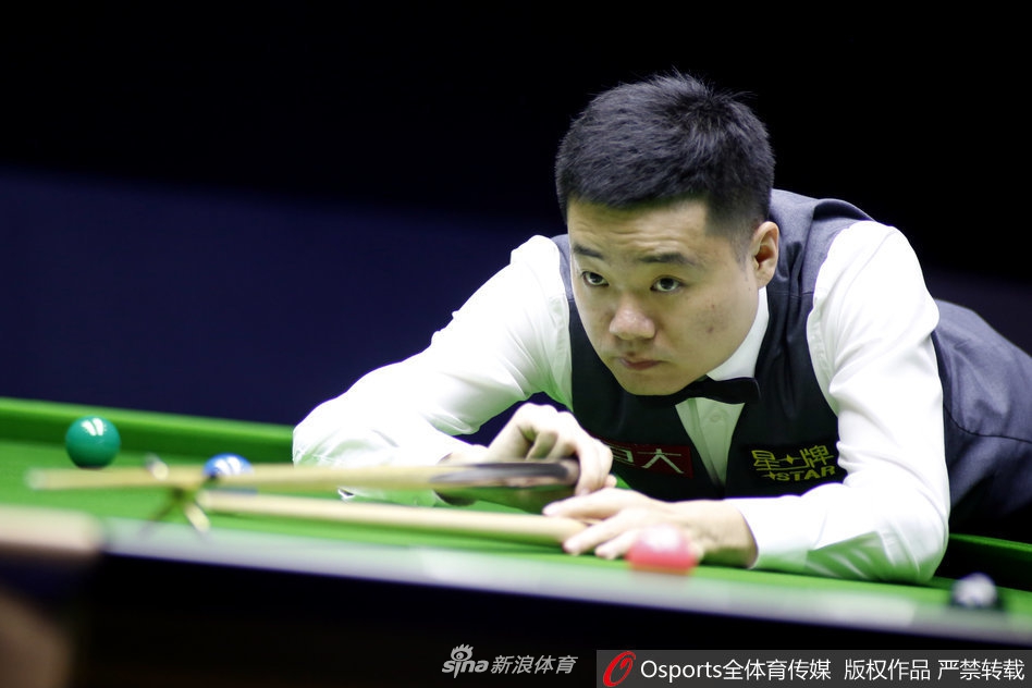 斯诺克中锦赛第1轮：丁俊晖5-1威尔斯