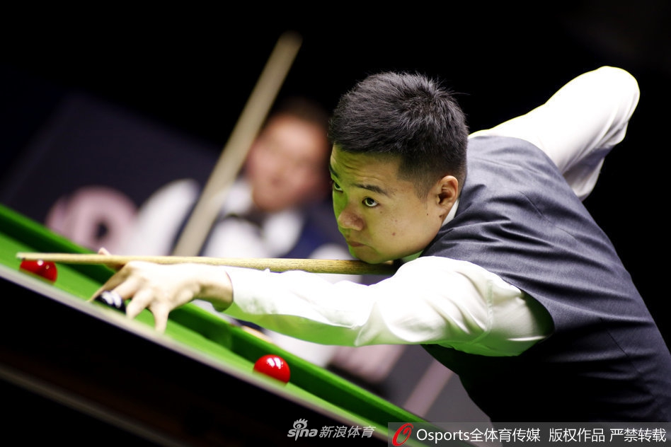 斯诺克中锦赛第1轮：丁俊晖5-1威尔斯