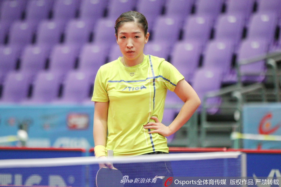 刘诗雯与队友互动卖萌狂刷表情包