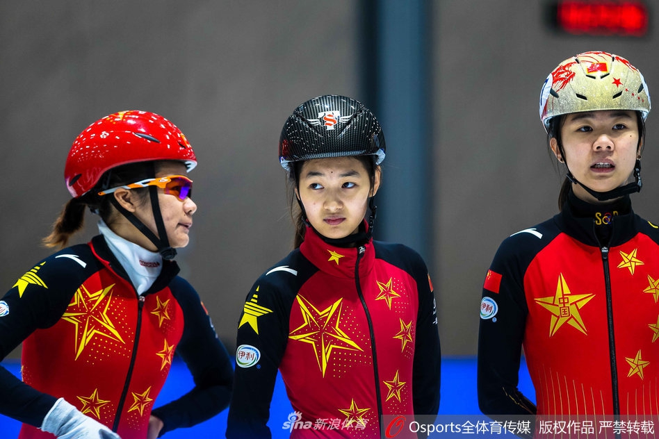国家短道速滑队备战新赛季 武大靖范可新领衔