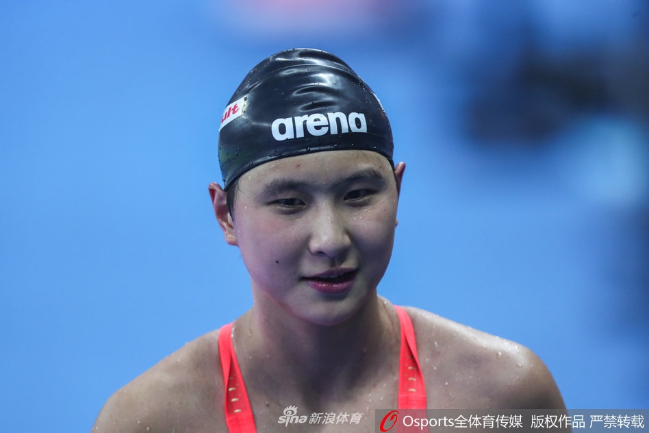 短池游泳世锦赛王简嘉禾领奖