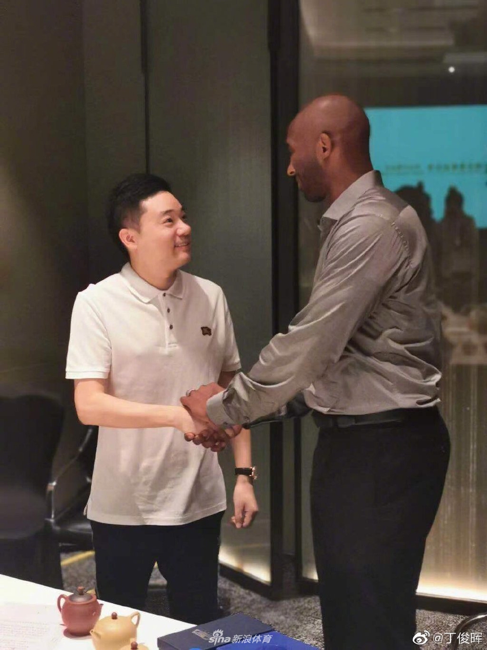 丁俊晖与科比见面