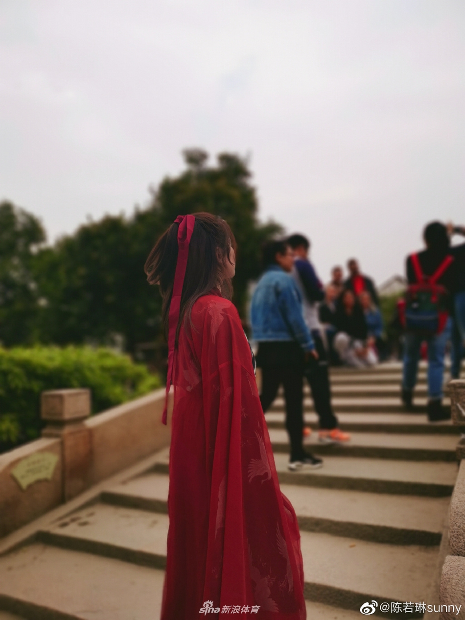 陈若琳古装照侠女气息十足