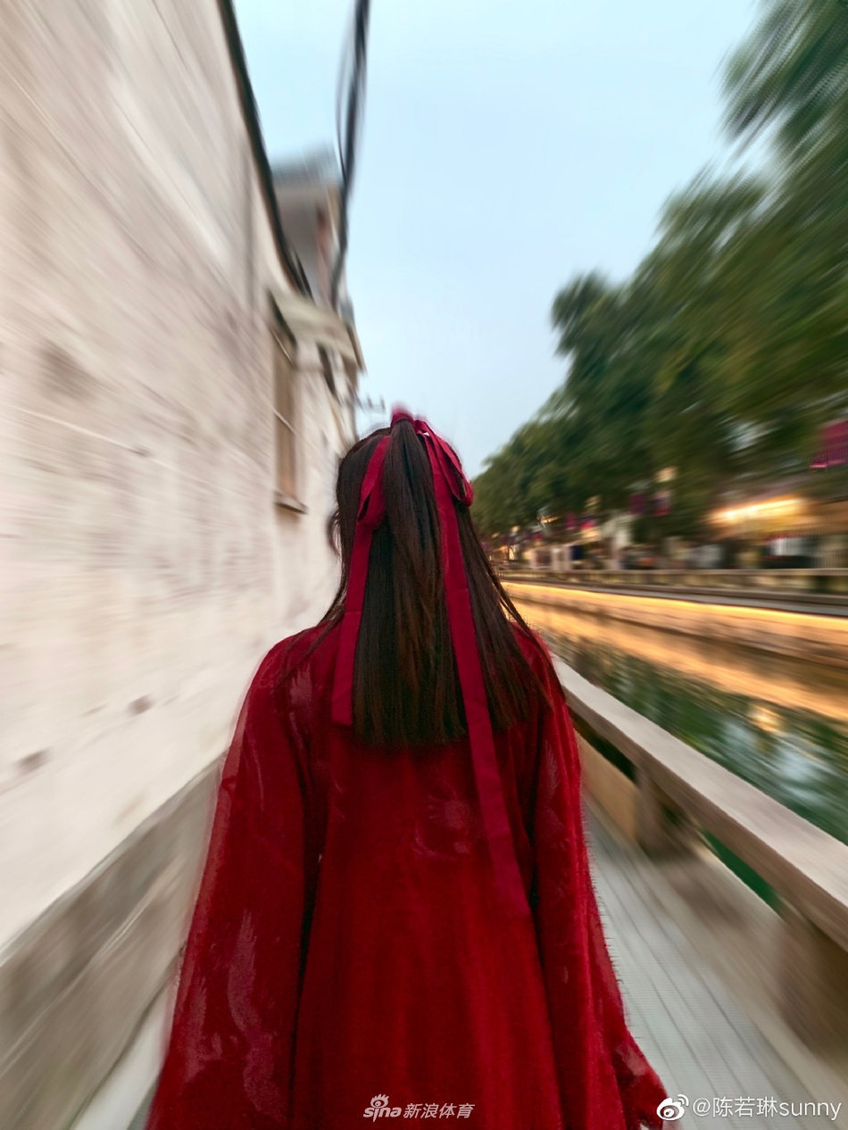 陈若琳古装照侠女气息十足