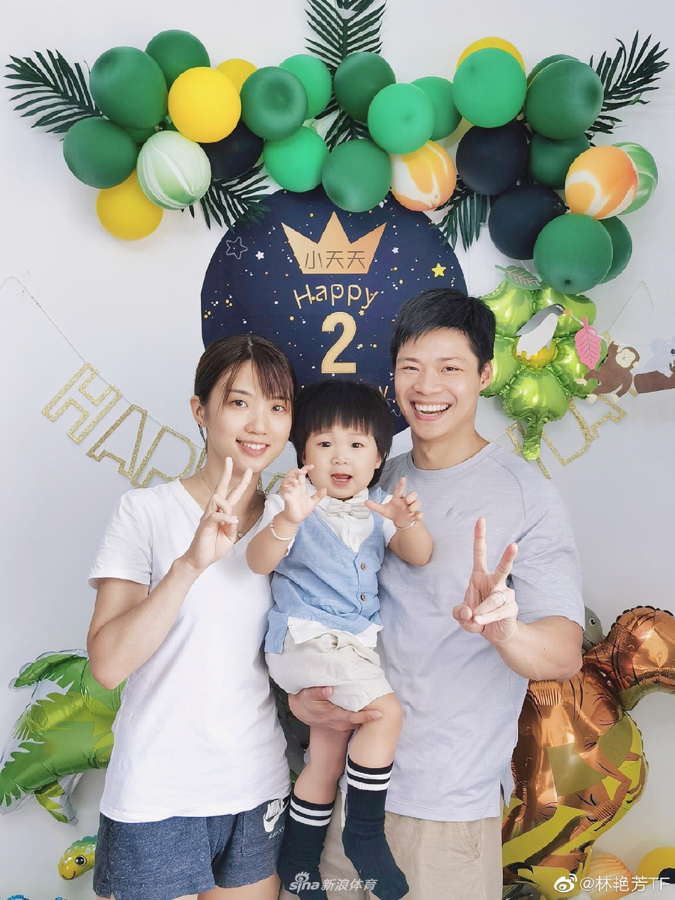 苏炳添夫妇为儿子庆祝两岁生日
