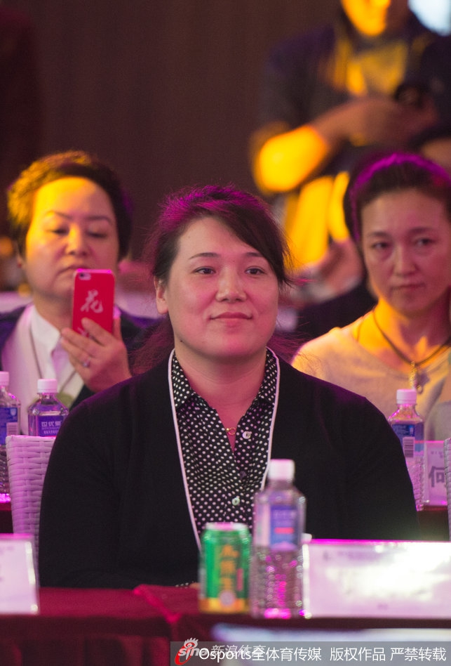 沈阳举办空姐比基尼大赛