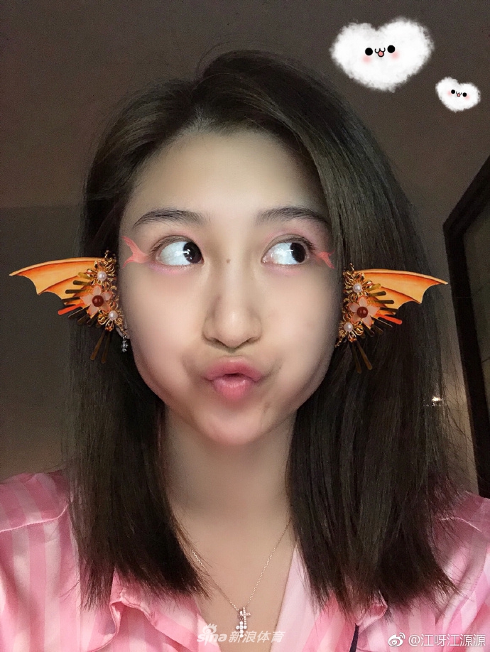 江钰源，从清纯女孩到疑似小三