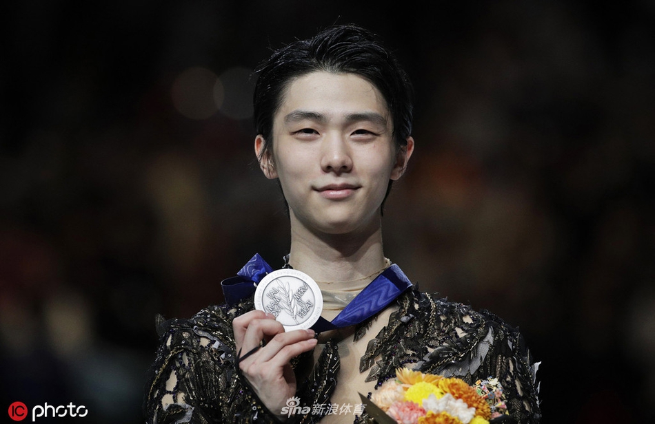 花滑世锦赛羽生结弦破300分摘银