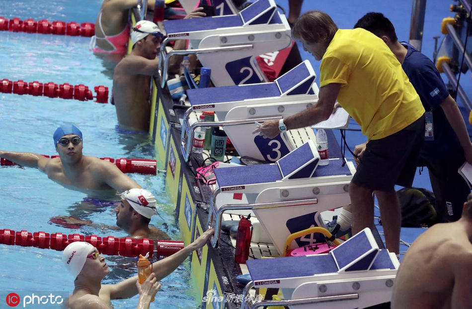 孙杨训练备战世锦赛