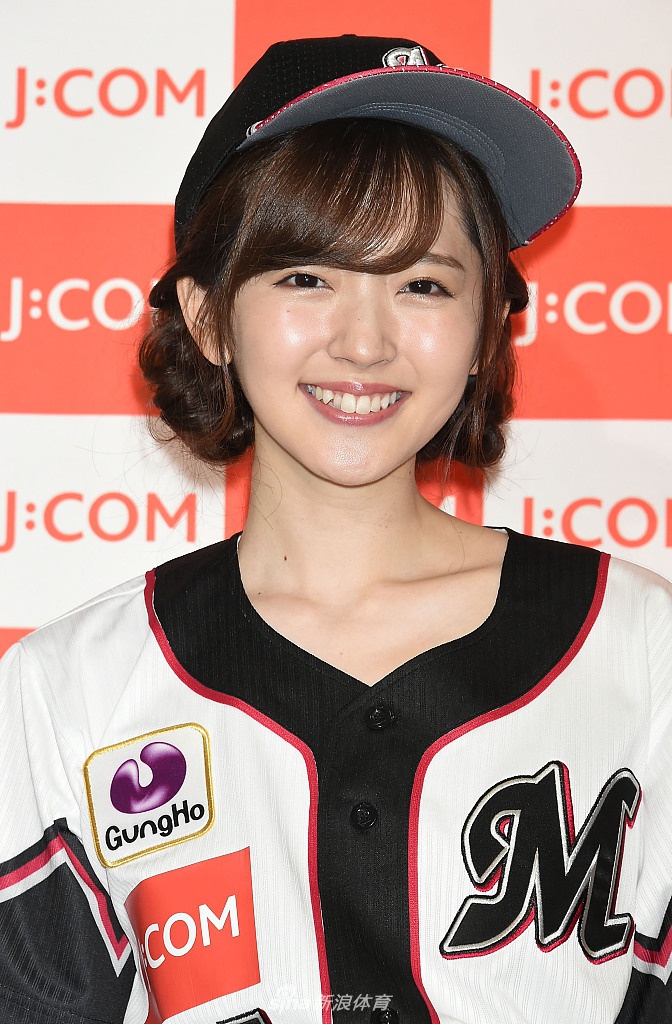 铃木爱理变身棒球美少女