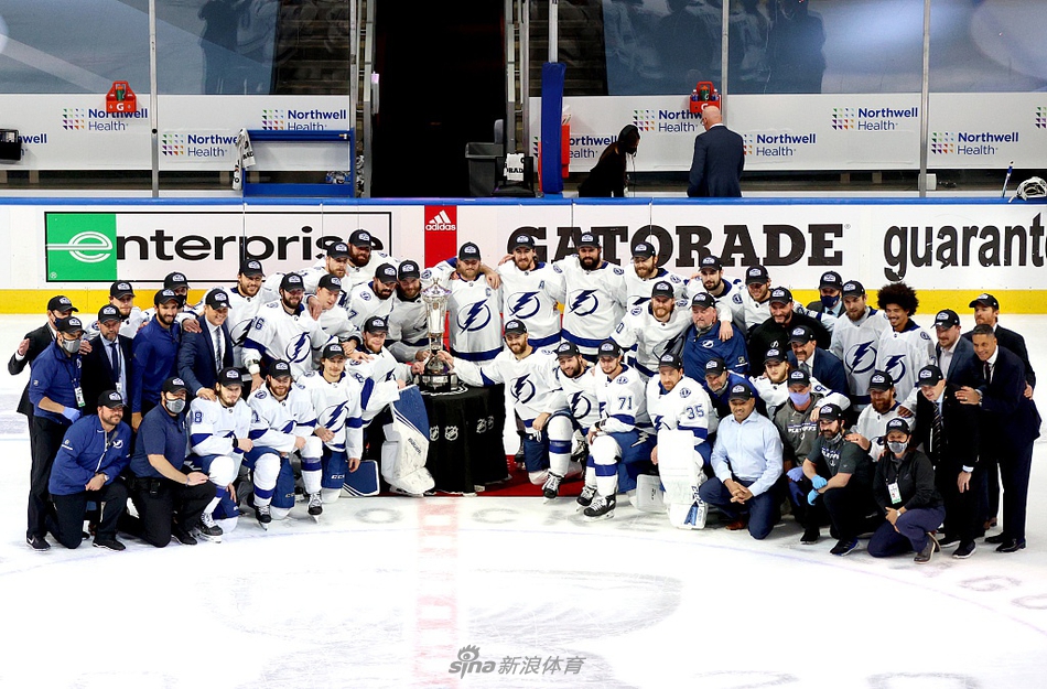 NHL坦帕湾闪电挺进总决赛