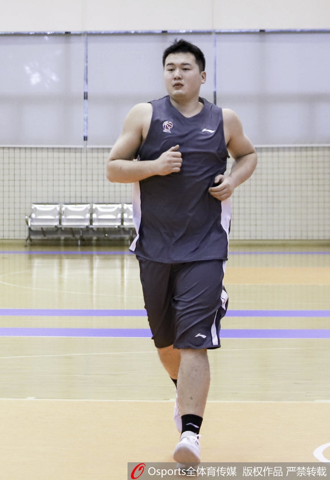 广东男篮备战训练