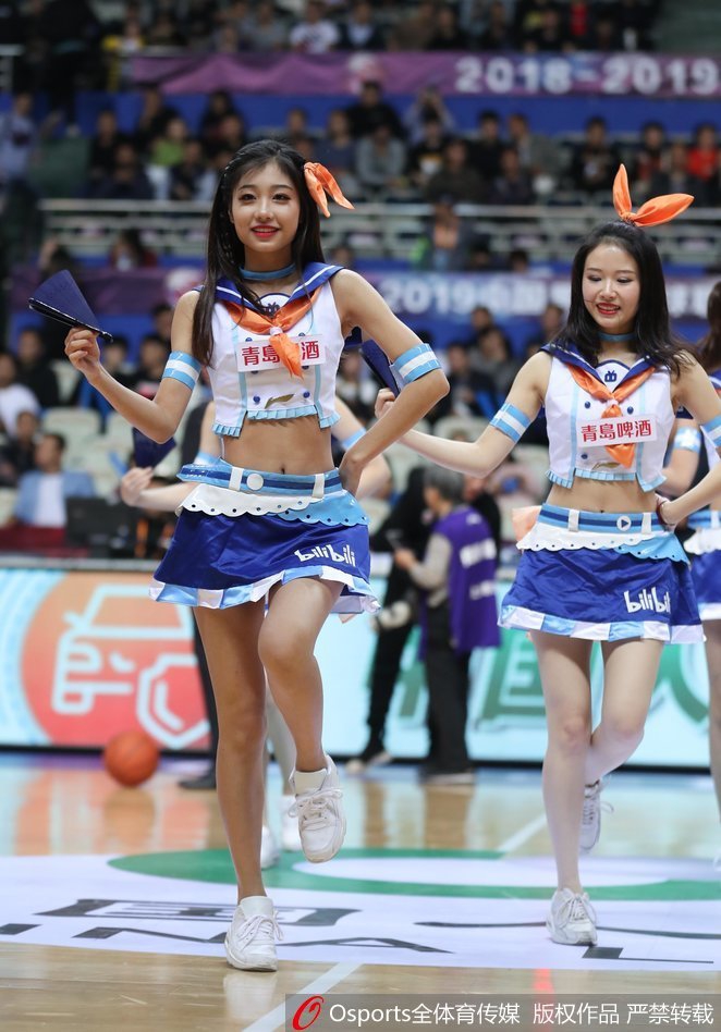 上海啦啦队二次元风满满