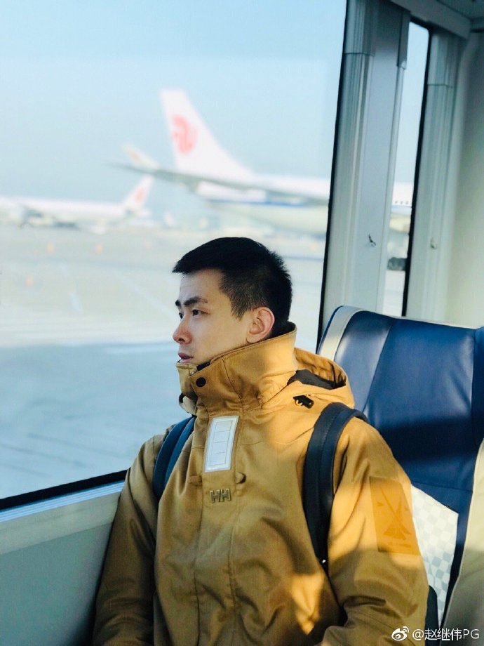 辽篮后卫赵继伟回国