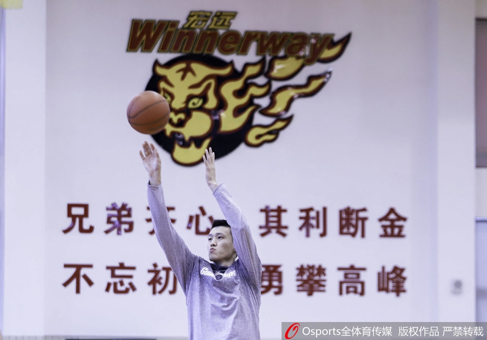 广东男篮备战训练