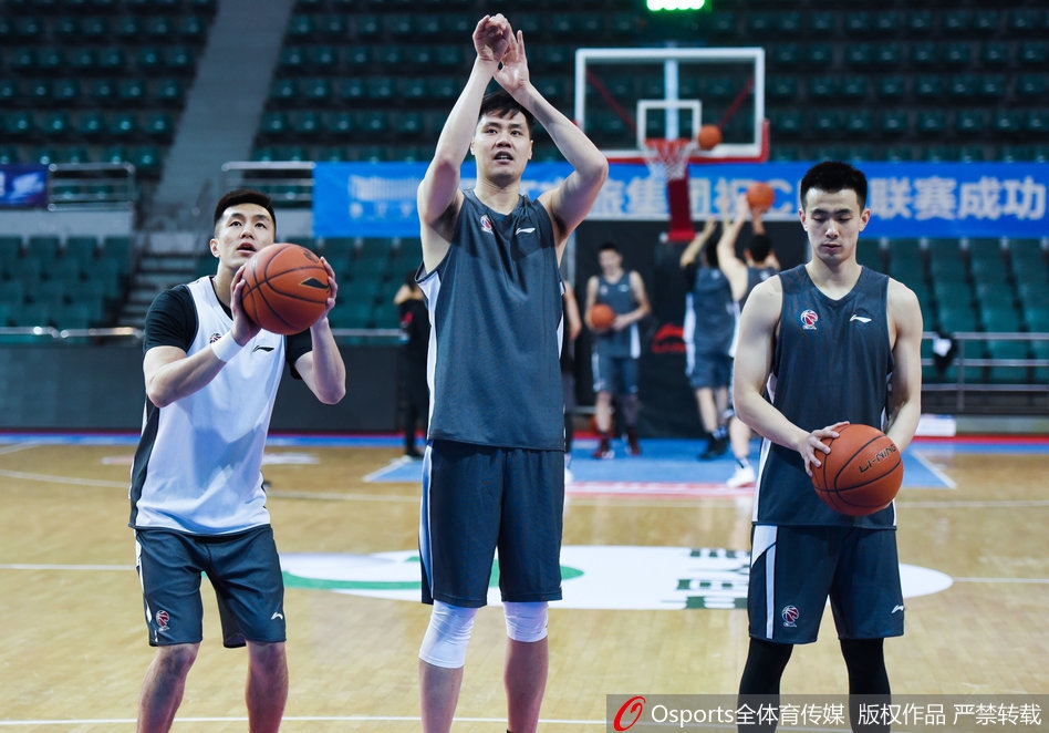 赵继伟参加赛前训练复出在即