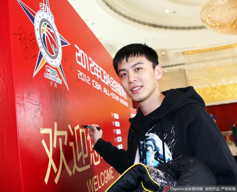 辽宁队确认杨鸣结束15年职业生涯 回顾杨鸣生涯精彩瞬间