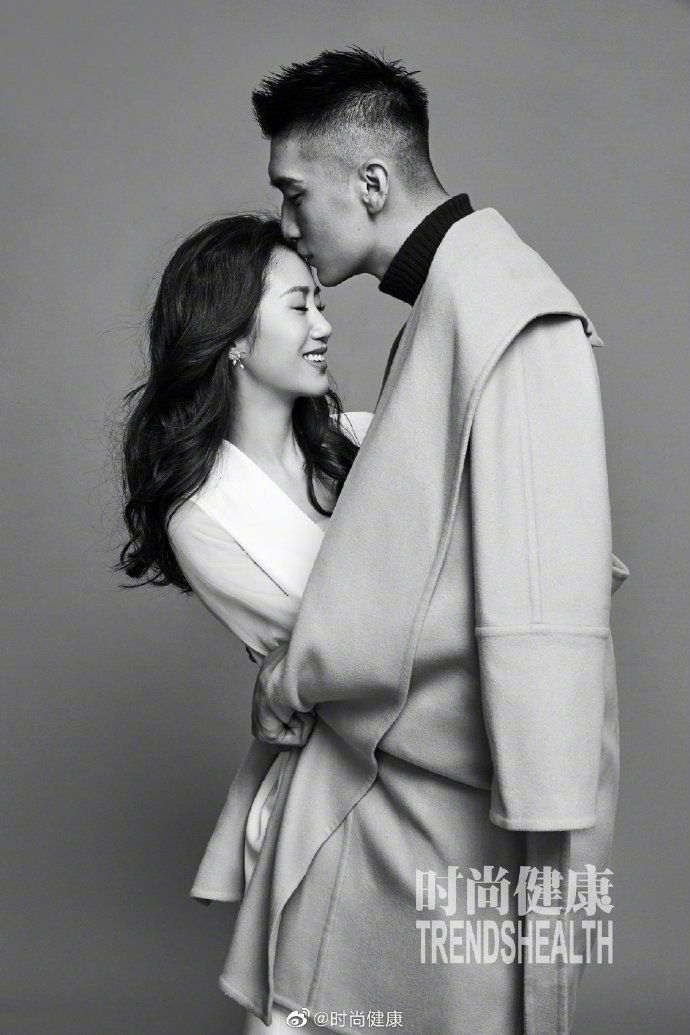 孙悦陈露拍摄恩爱写真