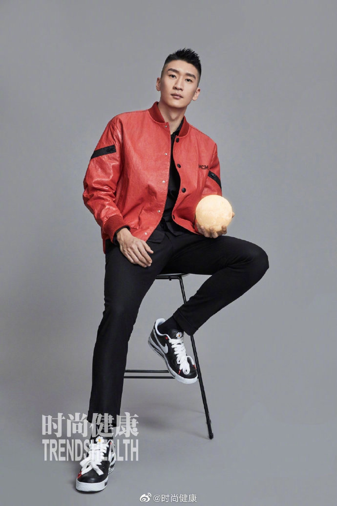 孙悦陈露拍摄恩爱写真