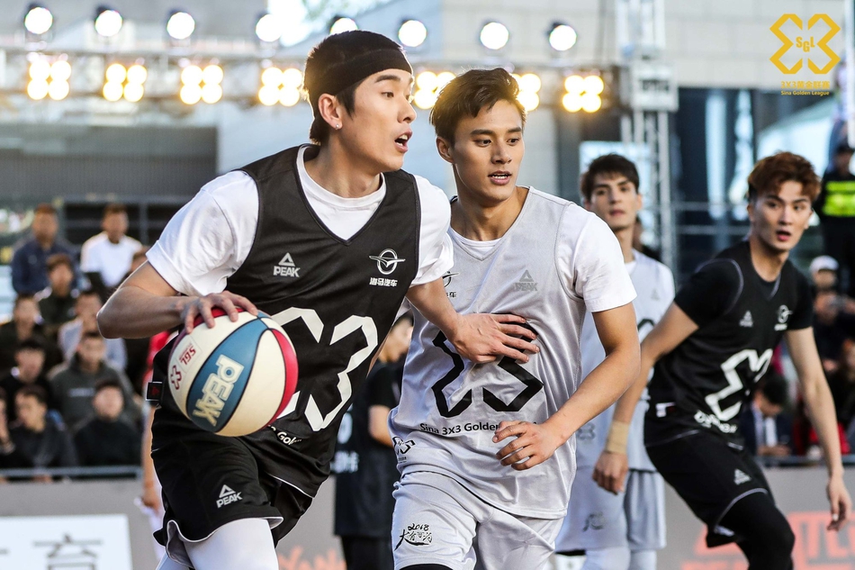 花树篮球偶像携手女神队献艺