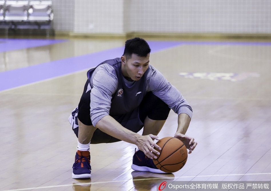 广东男篮备战训练