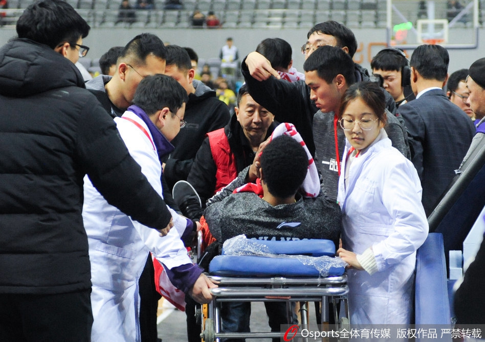 山东外援重伤送医院赛季报销