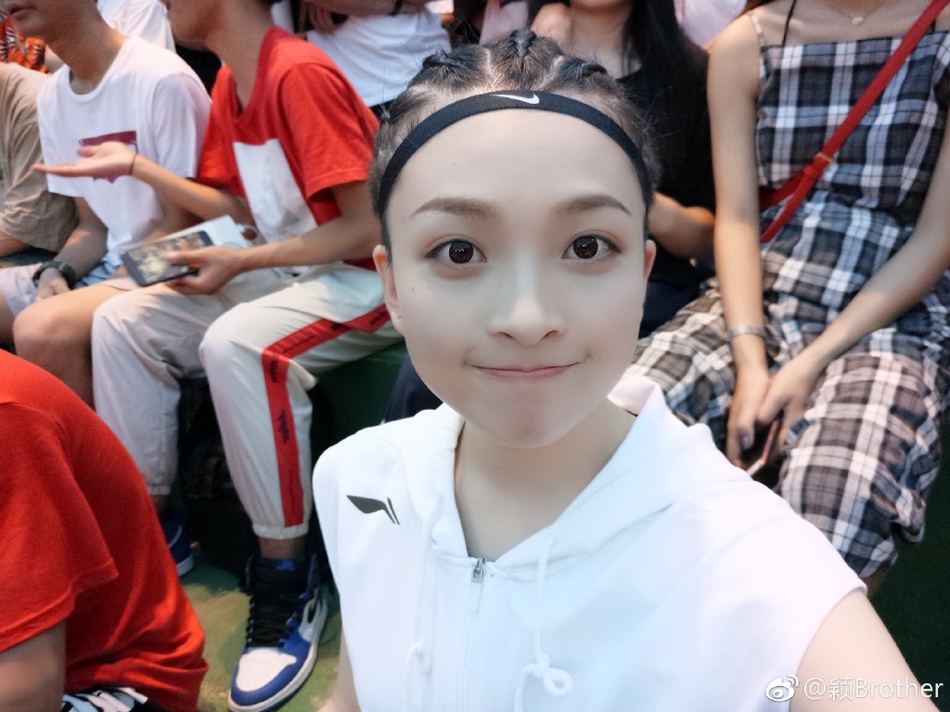 黄金联赛小姐姐私房照