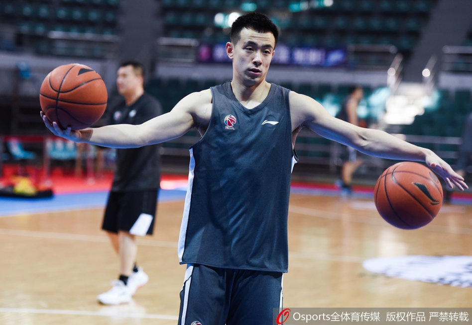 赵继伟参加赛前训练复出在即