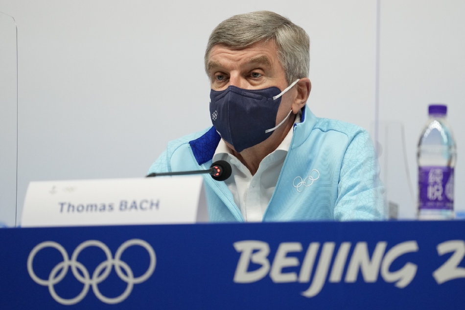 巴赫出席新闻发布会