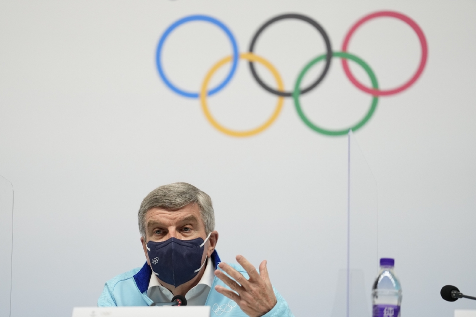 巴赫出席新闻发布会