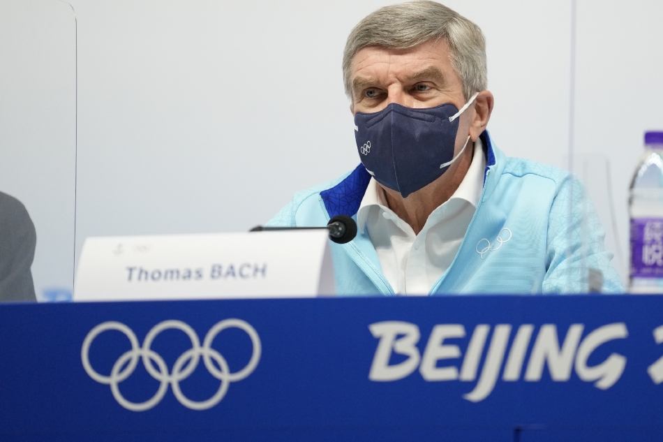 巴赫出席新闻发布会