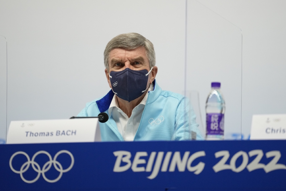 巴赫出席新闻发布会