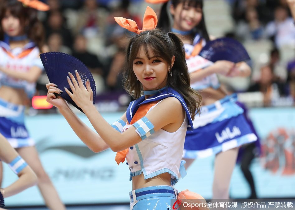 上海啦啦队二次元风满满